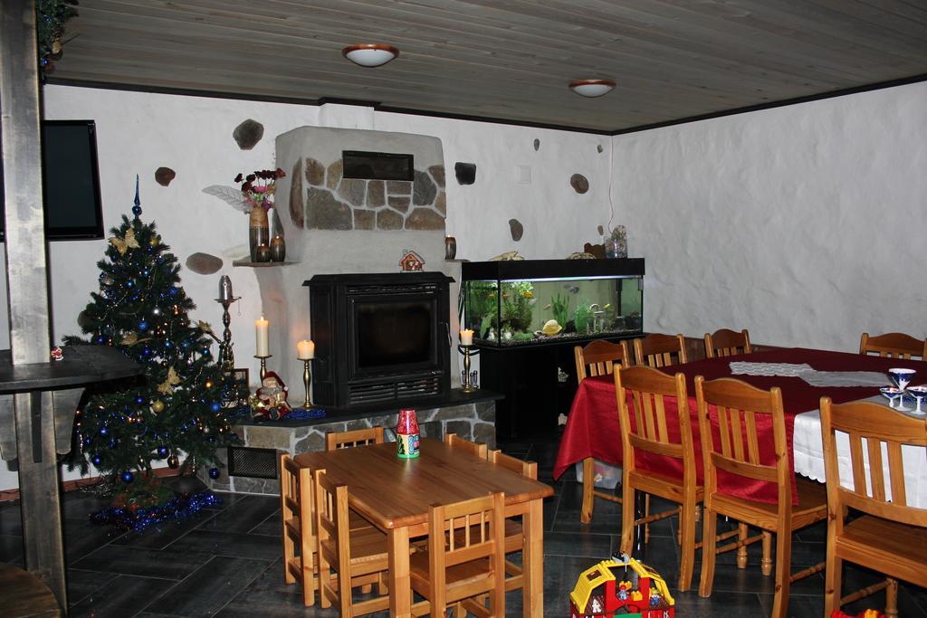 Krapi Guesthouse Treimani Ruang foto