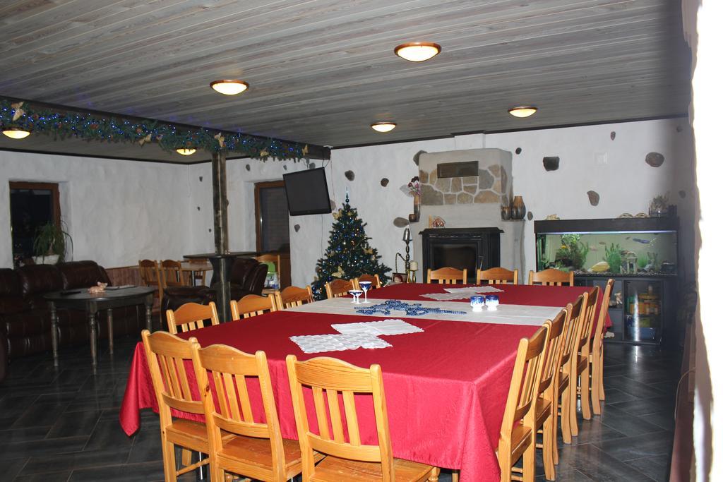 Krapi Guesthouse Treimani Ruang foto