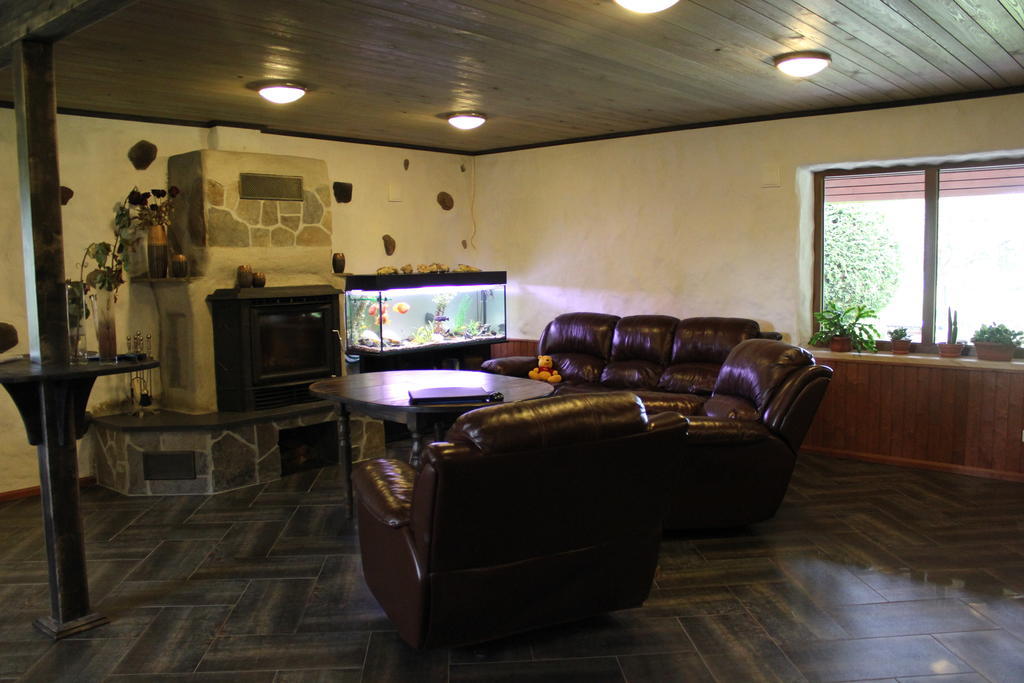 Krapi Guesthouse Treimani Ruang foto