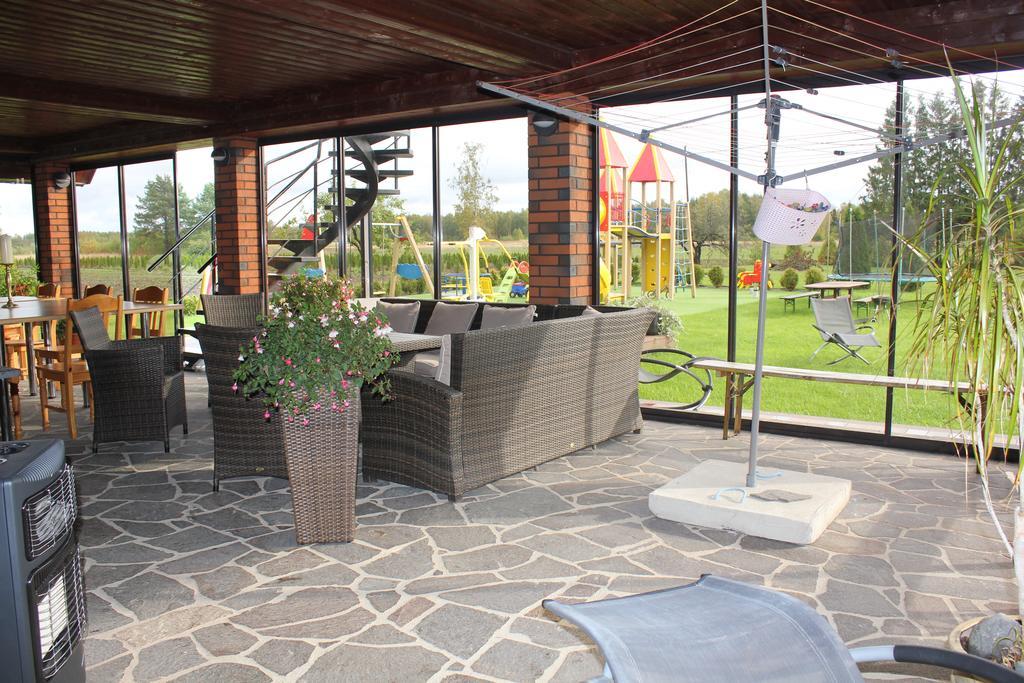 Krapi Guesthouse Treimani Bagian luar foto