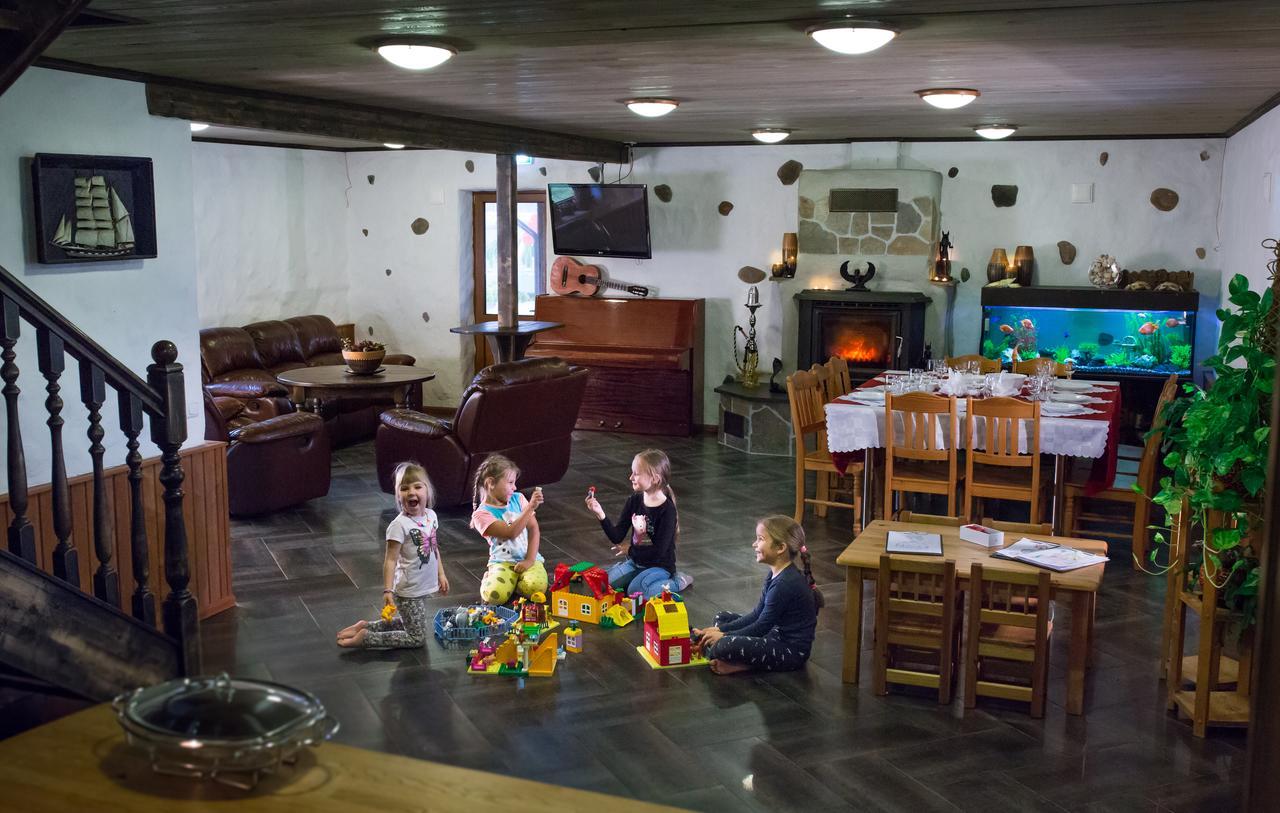 Krapi Guesthouse Treimani Bagian luar foto