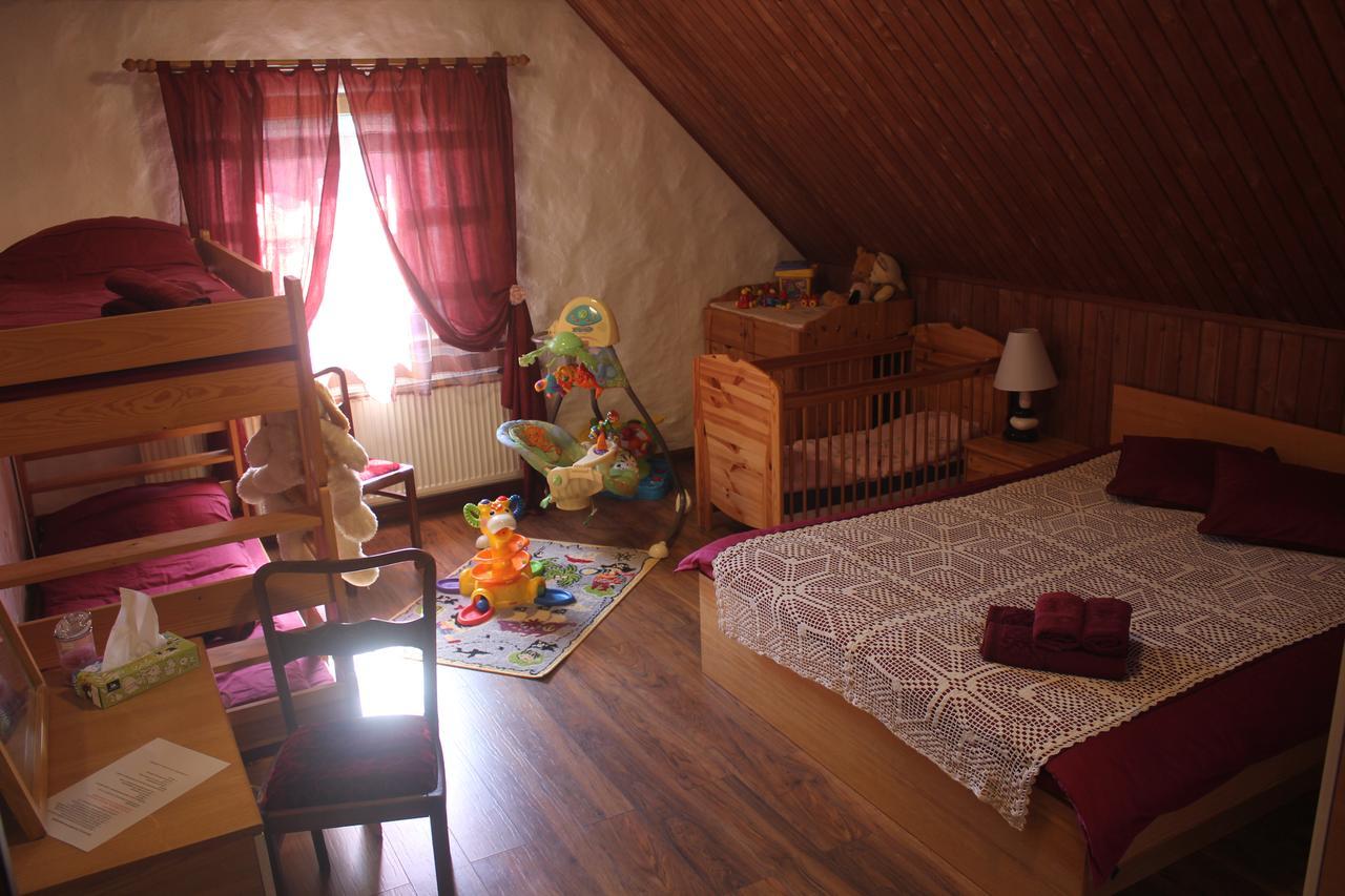 Krapi Guesthouse Treimani Bagian luar foto